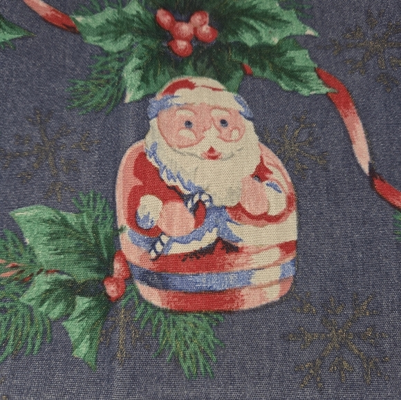 Set of 8 Vintage Christmas Table Napkins Picturing Vintage Christmas Ornaments - Picture 3 of 8